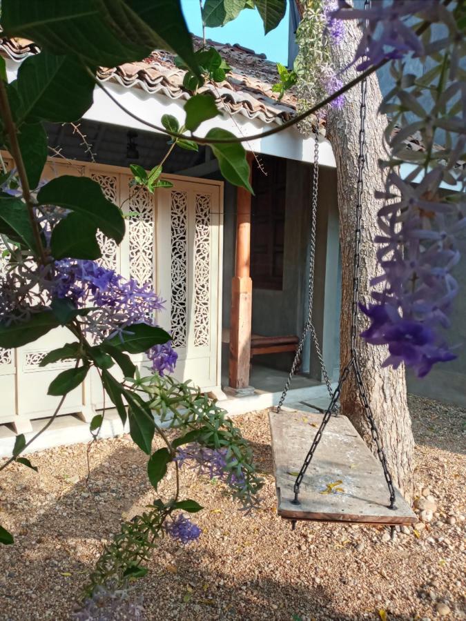 N 34 Hotell Mirissa Eksteriør bilde